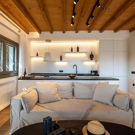 Σπίτι διακοπών Acres Luxe, First Floor Haven & Ground Floor Retreat