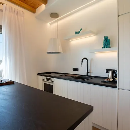 Acres Luxe, First Floor Haven & Ground Floor Retreat Ano Mera