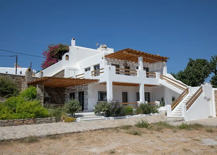 Acres Luxe, First Floor Haven & Ground Floor Retreat 別荘