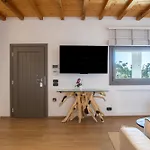 Acres Luxe, First Floor Haven & Ground Floor Retreat Σπίτι διακοπών