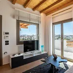 Σπίτι διακοπών Acres Luxe, First Floor Haven & Ground Floor Retreat