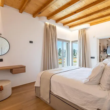 Acres Luxe, First Floor Haven & Ground Floor Retreat Holiday home Ano Mera