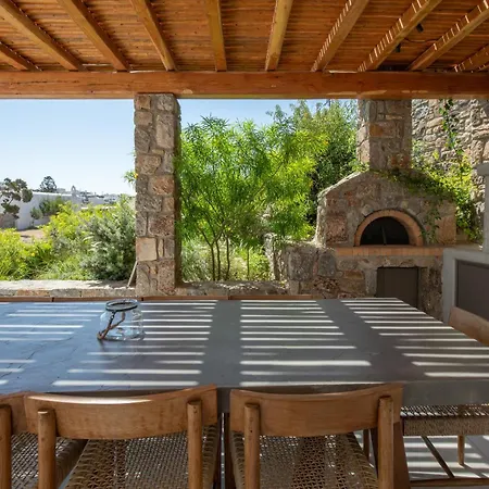 Acres Luxe, First Floor Haven & Ground Floor Retreat Holiday home Ano Mera