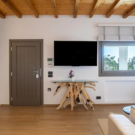 Acres Luxe, First Floor Haven & Ground Floor Retreat Holiday home