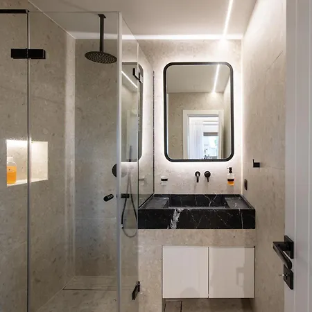 Acres Luxe, First Floor Haven & Ground Floor Retreat 아노 메라
