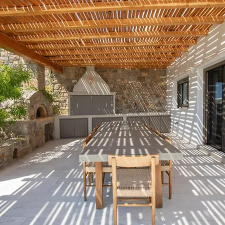 Holiday home Acres Luxe, First Floor Haven & Ground Floor Retreat Ano Mera
