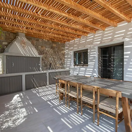 Acres Luxe, First Floor Haven & Ground Floor Retreat Ano Mera