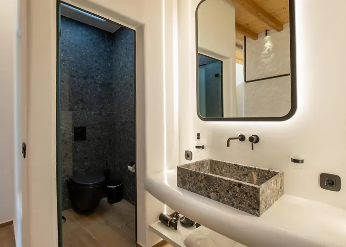 Semesterbostad Acres Luxe, First Floor Haven & Ground Floor Retreat Ano Mera