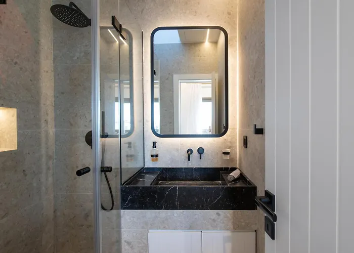 Acres Luxe, First Floor Haven & Ground Floor Retreat Ano Mera