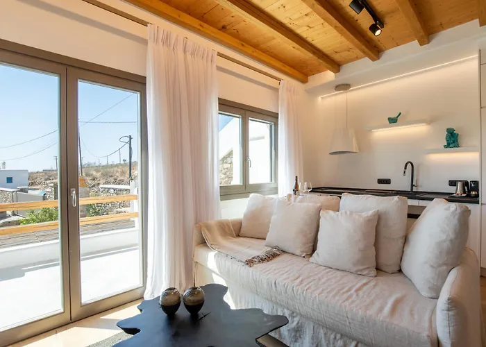 Semesterbostad Acres Luxe, First Floor Haven & Ground Floor Retreat Ano Mera