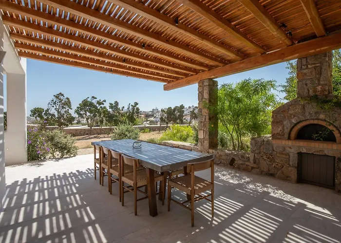 Acres Luxe, First Floor Haven&ground Floor Retreat