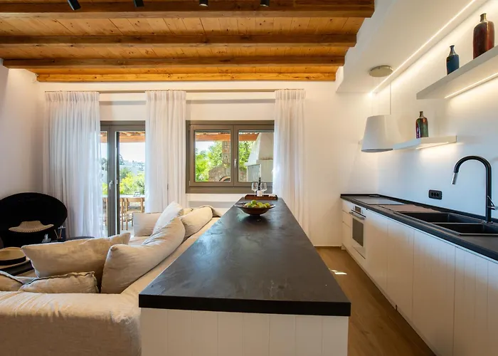 Acres Luxe, First Floor Haven&ground Floor Retreat