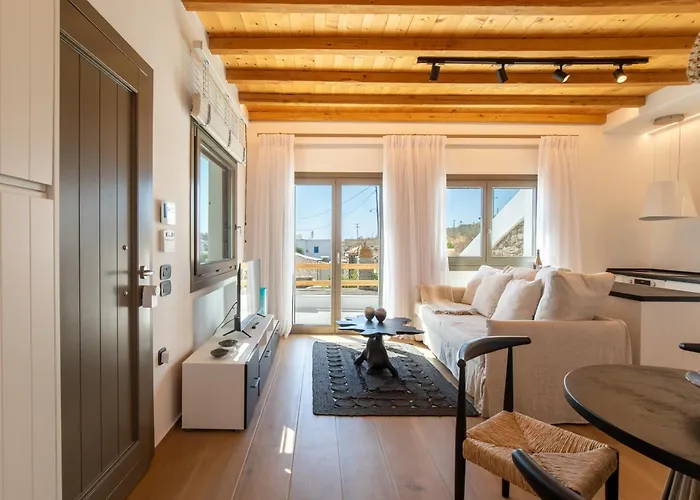 Acres Luxe, First Floor Haven&ground Floor Retreat *