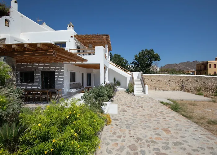 Acres Luxe, First Floor Haven&ground Floor Retreat